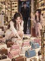 金絲雀只圖他的錢